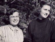 Natalie Peterson (links) en Pavey Lupton (rechts), rond 1950.